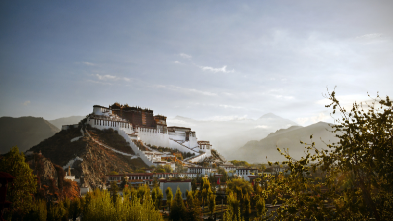 Lhasa City is home to the Yangpachen Hot Springs in Tibet